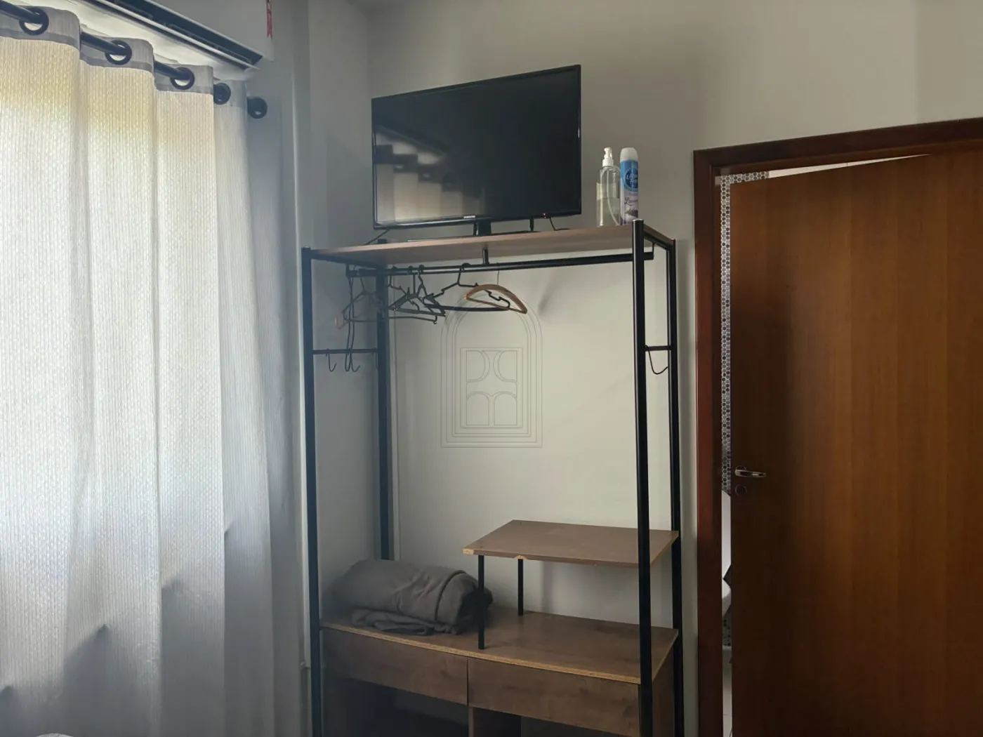 Comprar Apartamento / Kitnet em Maring&aacute; R$ 250.000,00 - Foto 5