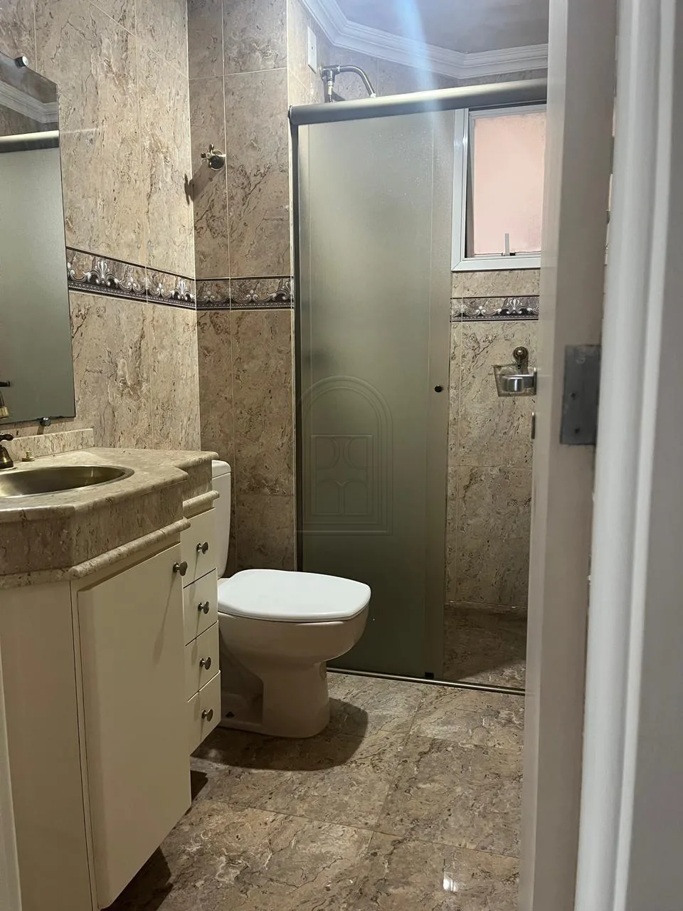 Alugar Apartamento / Padr&atilde;o em Londrina R$ 3.000,00 - Foto 9