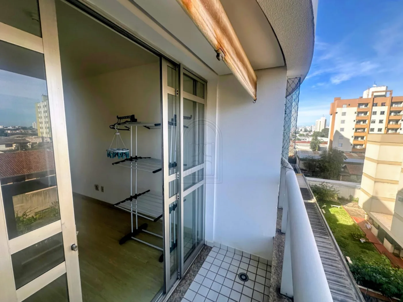 Comprar Apartamento / Padr&atilde;o em Londrina R$ 320.000,00 - Foto 1