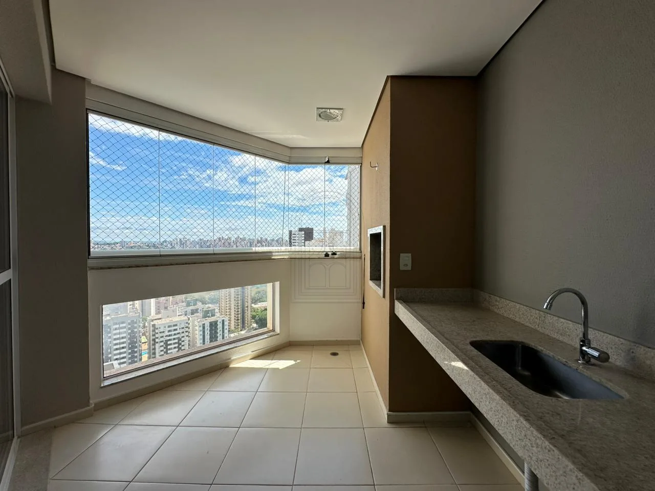 Comprar Apartamento / Padr&atilde;o em Londrina R$ 730.000,00 - Foto 1