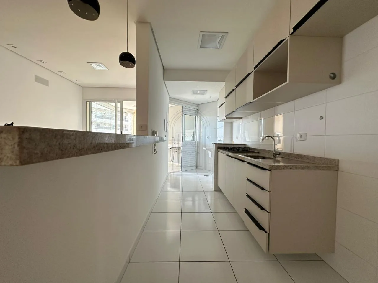 Comprar Apartamento / Padr&atilde;o em Londrina R$ 730.000,00 - Foto 4