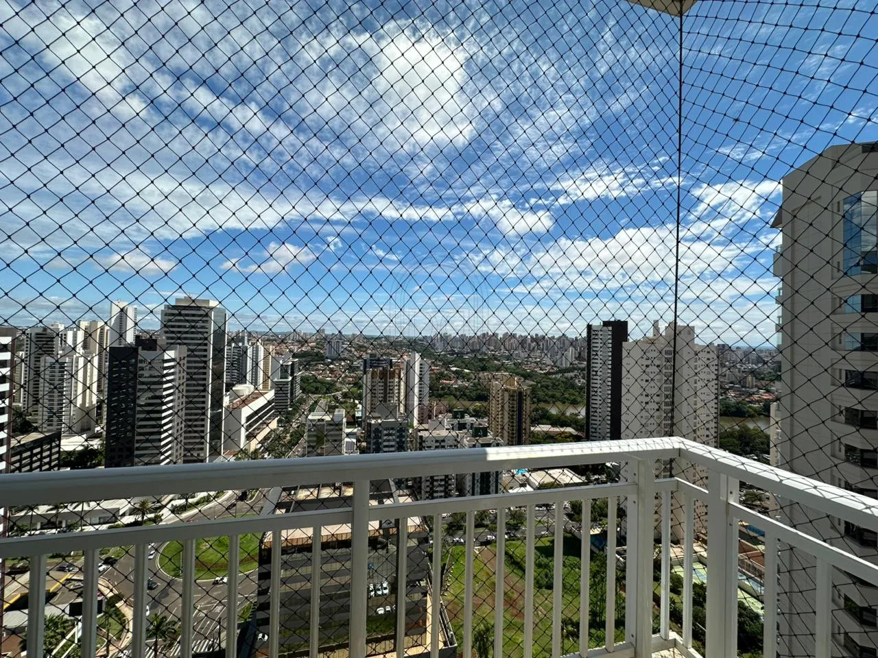 Comprar Apartamento / Padr&atilde;o em Londrina R$ 730.000,00 - Foto 9