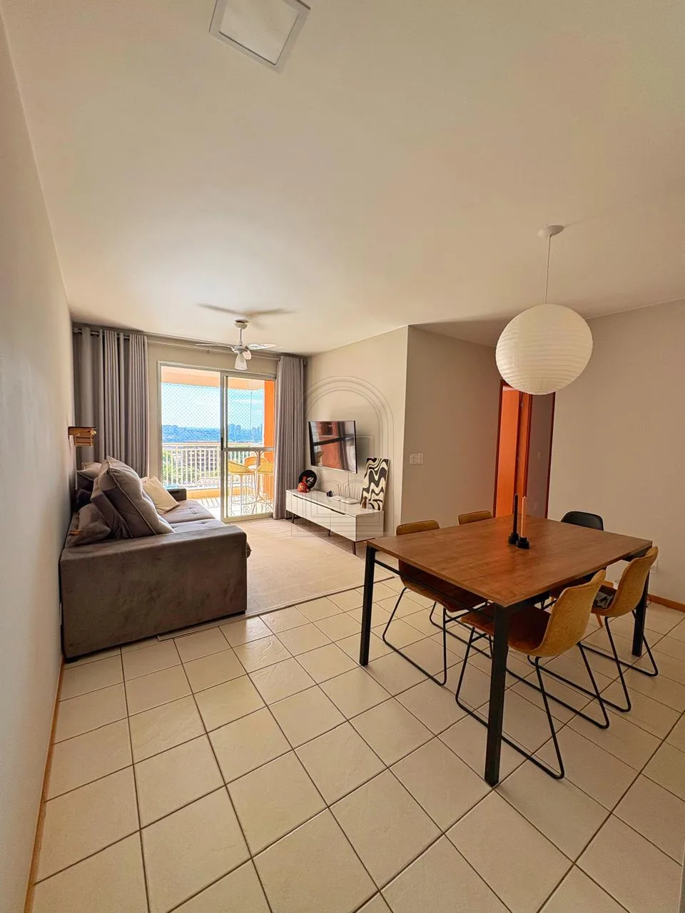 Comprar Apartamento / Padr&atilde;o em Londrina R$ 700.000,00 - Foto 2