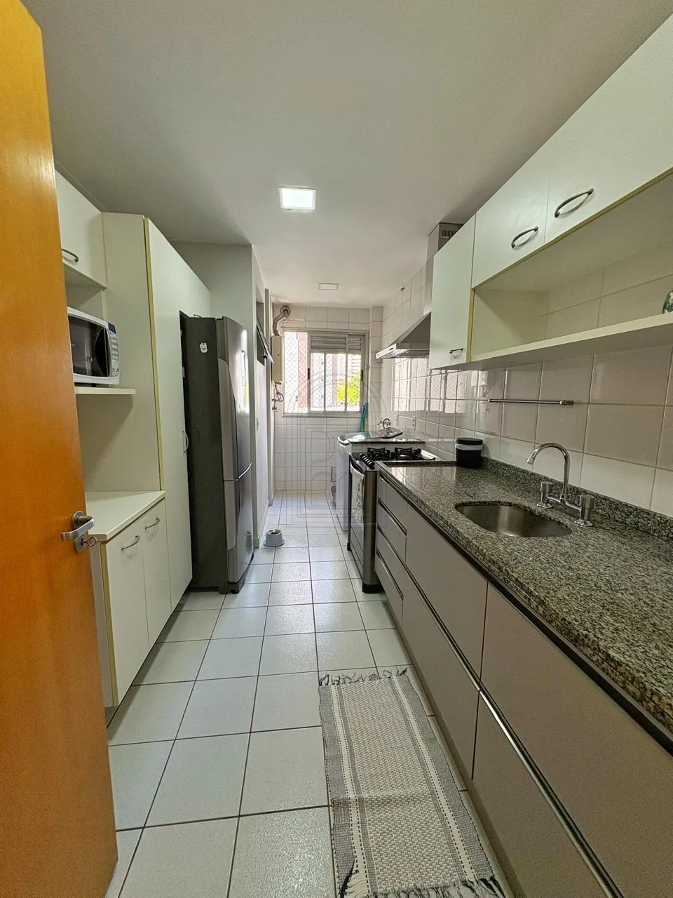 Comprar Apartamento / Padr&atilde;o em Londrina R$ 700.000,00 - Foto 3