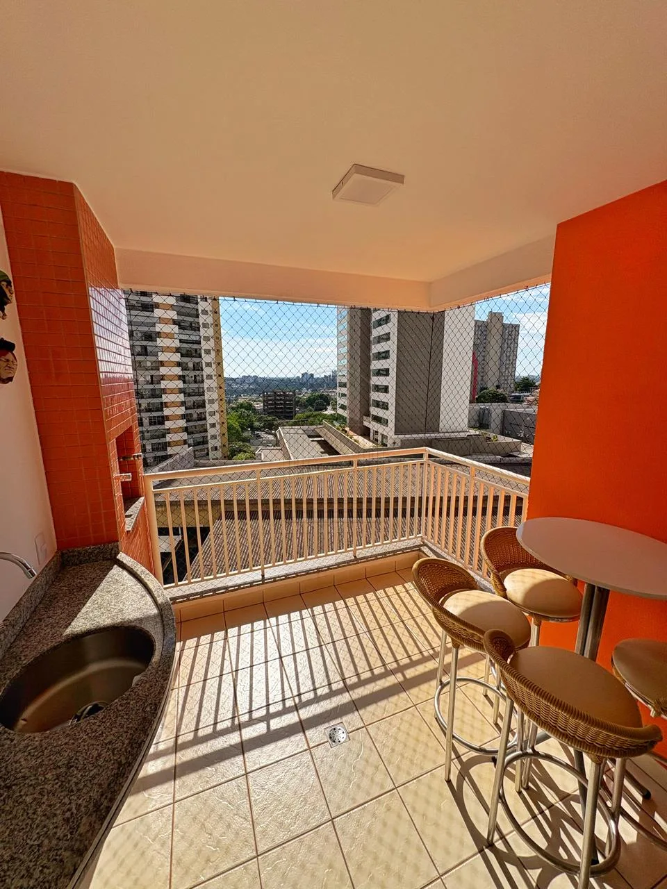 Comprar Apartamento / Padr&atilde;o em Londrina R$ 700.000,00 - Foto 8