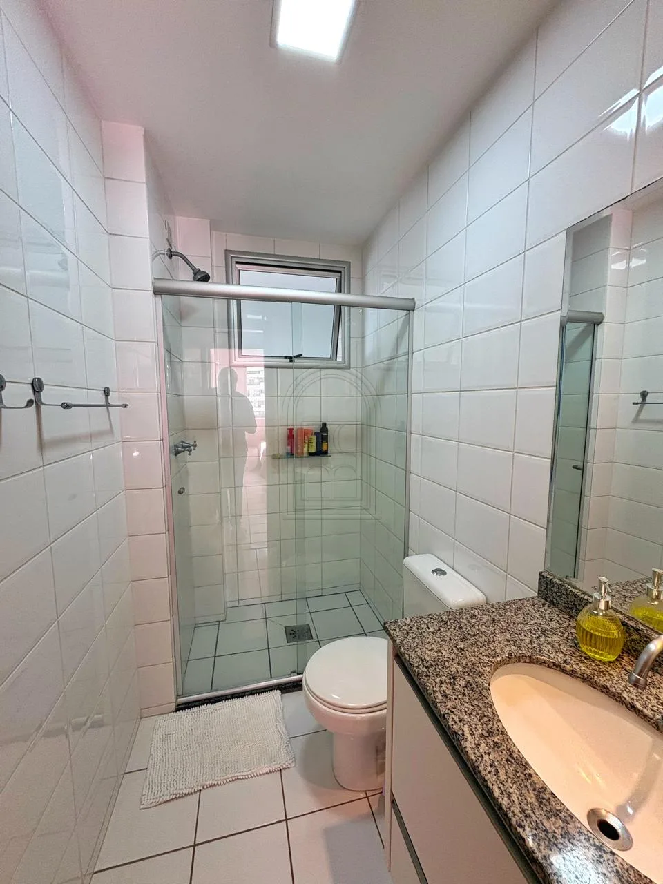 Comprar Apartamento / Padr&atilde;o em Londrina R$ 700.000,00 - Foto 9