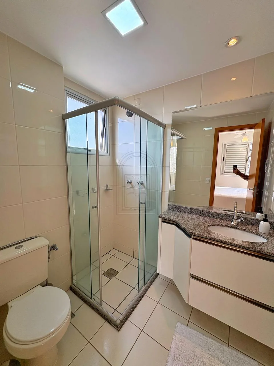 Comprar Apartamento / Padr&atilde;o em Londrina R$ 700.000,00 - Foto 10