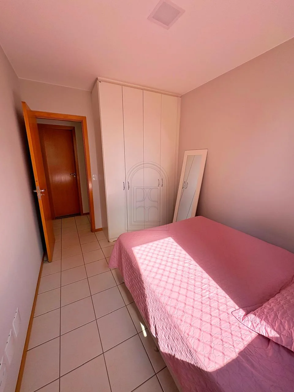 Comprar Apartamento / Padr&atilde;o em Londrina R$ 700.000,00 - Foto 11
