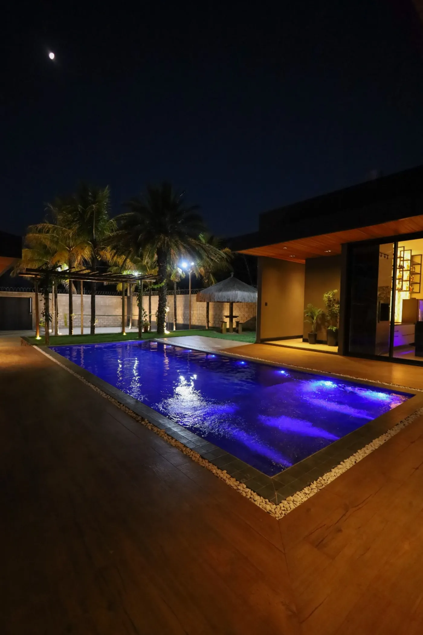 Comprar Casa / Padr&atilde;o em Len&ccedil;&oacute;is Paulista R$ 3.000.000,00 - Foto 2