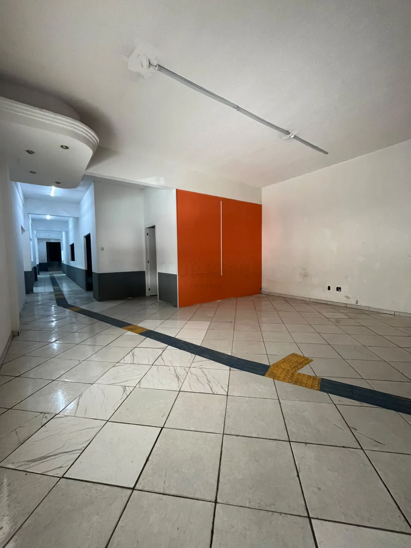 Alugar Comercial / Sal&atilde;o em Bauru R$ 15.000,00 - Foto 4