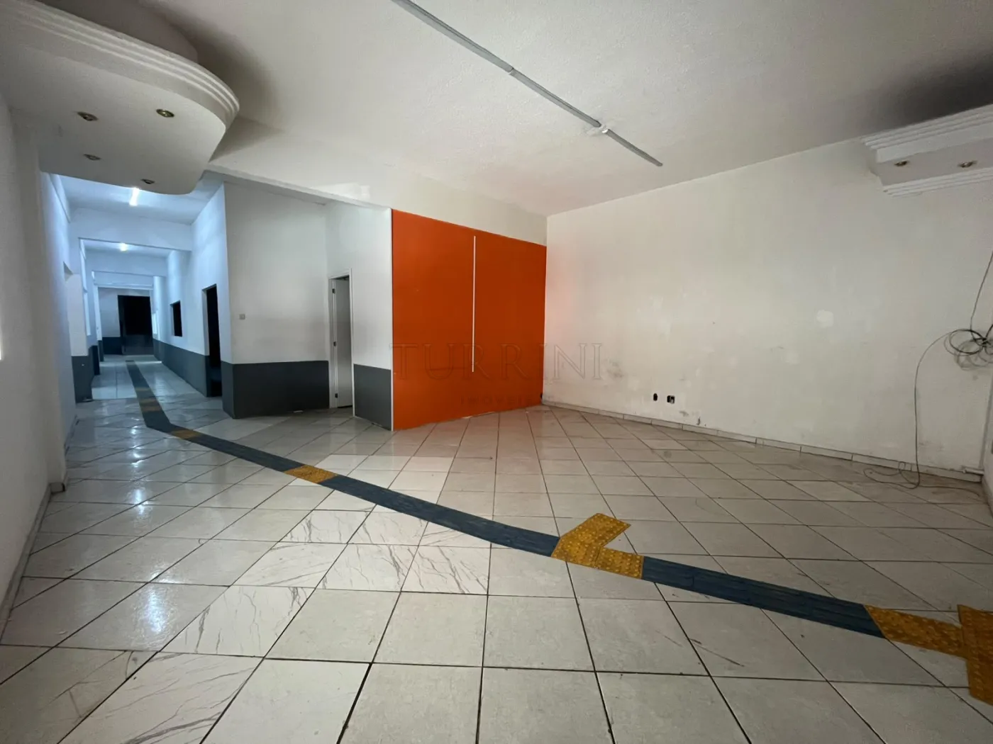Alugar Comercial / Sal&atilde;o em Bauru R$ 15.000,00 - Foto 5