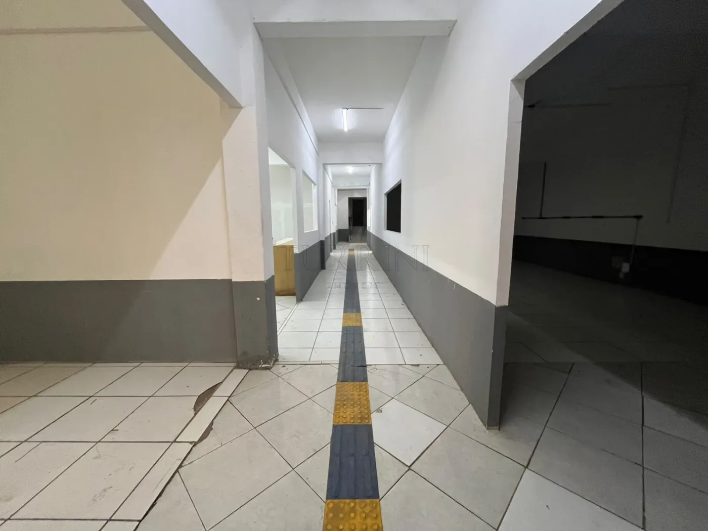 Alugar Comercial / Sal&atilde;o em Bauru R$ 15.000,00 - Foto 6