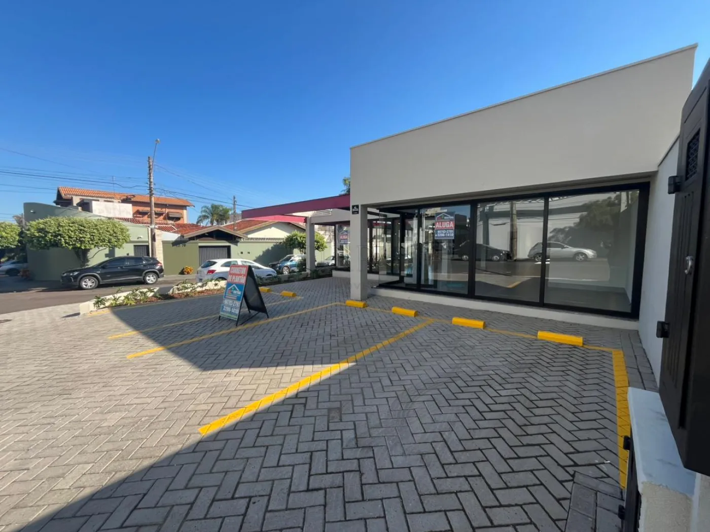 Alugar Comercial / Sal&atilde;o em Bauru R$ 10.000,00 - Foto 2
