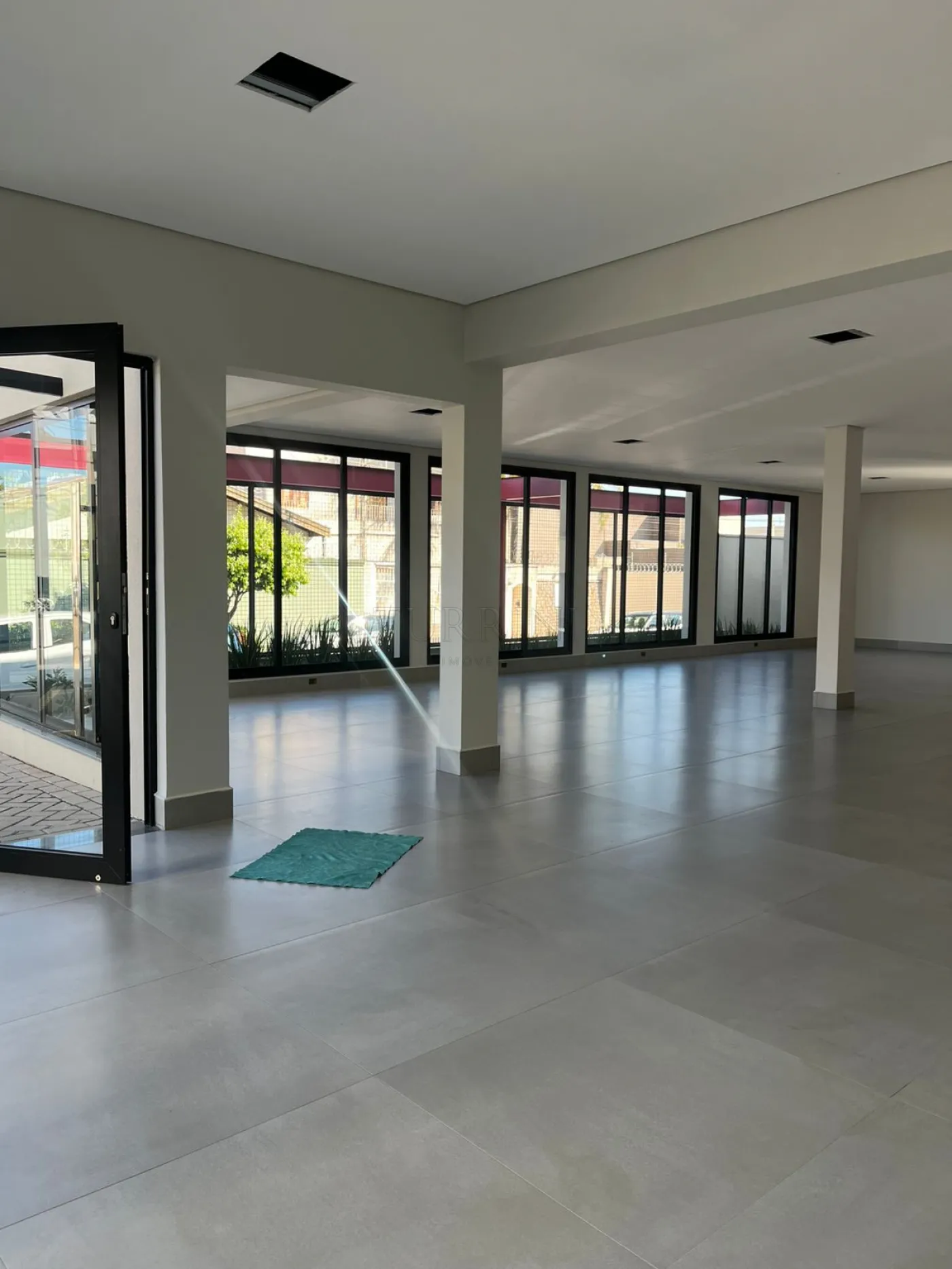 Alugar Comercial / Sal&atilde;o em Bauru R$ 10.000,00 - Foto 3