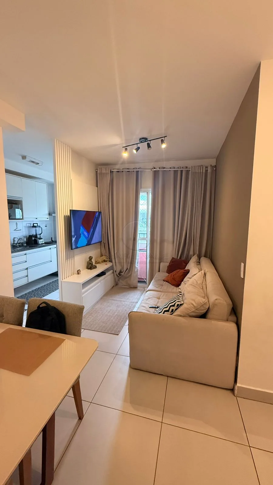 Alugar Apartamento / Padr&atilde;o em S&atilde;o Jos&eacute; dos Campos R$ 3.000,00 - Foto 1