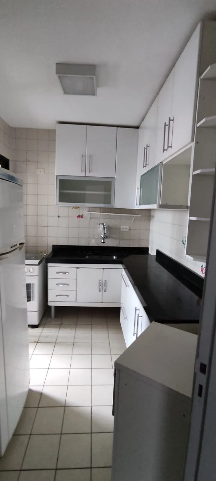 Alugar Apartamento / Padr&atilde;o em S&atilde;o Jos&eacute; dos Campos R$ 2.800,00 - Foto 3