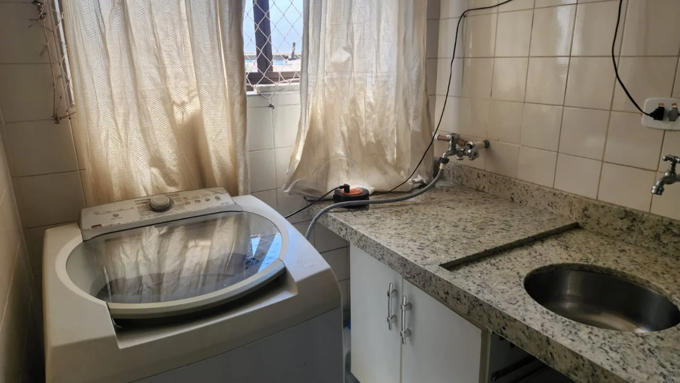 Alugar Apartamento / Padr&atilde;o em S&atilde;o Jos&eacute; dos Campos R$ 2.800,00 - Foto 5