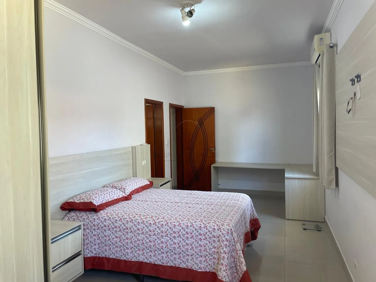 Comprar Casa / Padr&atilde;o em S&atilde;o Jos&eacute; dos Campos R$ 1.300.000,00 - Foto 2