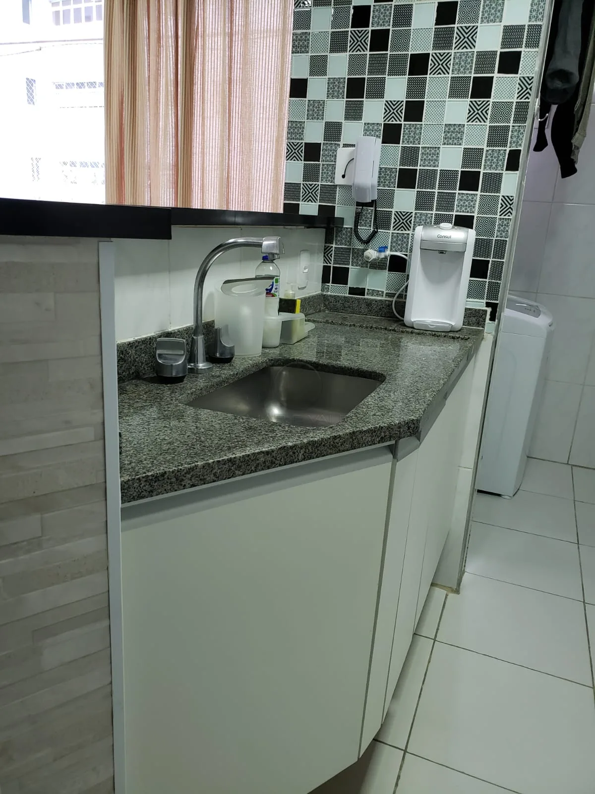 Alugar Apartamento / Padr&atilde;o em S&atilde;o Jos&eacute; dos Campos R$ 2.450,00 - Foto 3