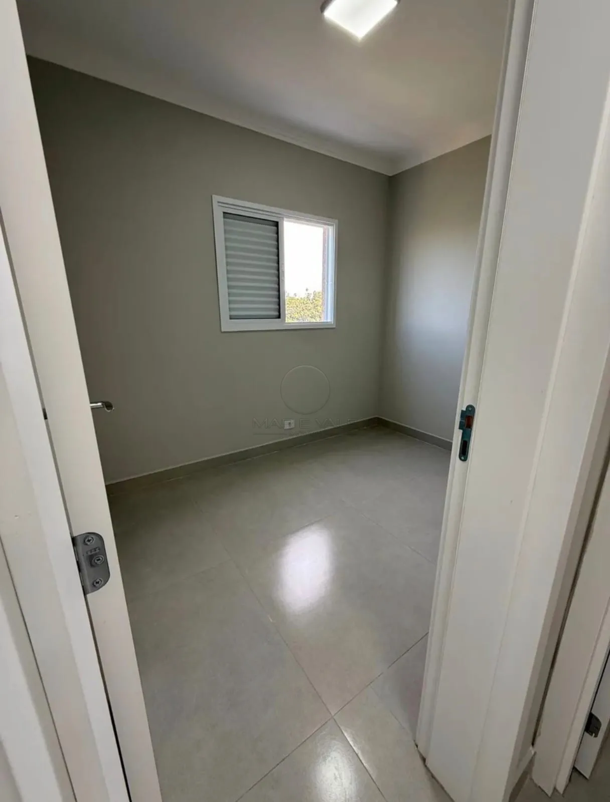 Alugar Apartamento / Padr&atilde;o em Jacare&iacute; R$ 2.750,00 - Foto 4