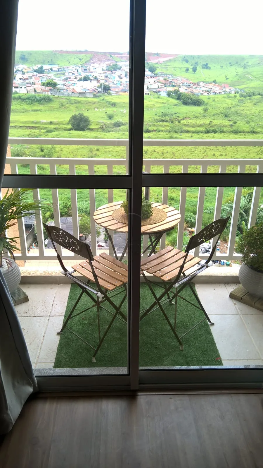 Alugar Apartamento / Padr&atilde;o em S&atilde;o Jos&eacute; dos Campos R$ 2.400,00 - Foto 2