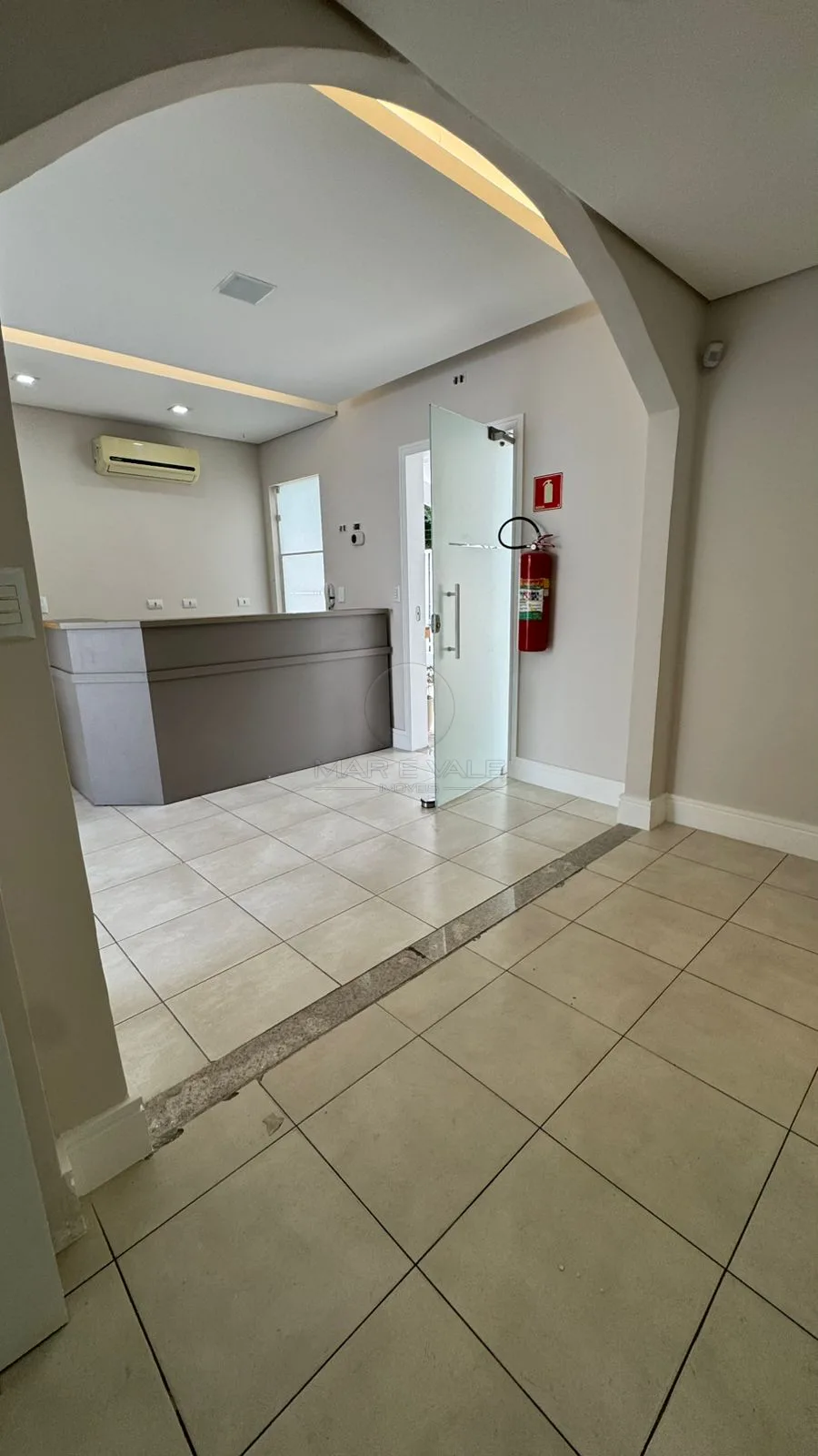 Alugar Comercial / Ponto Comercial em S&atilde;o Jos&eacute; dos Campos R$ 6.600,00 - Foto 2