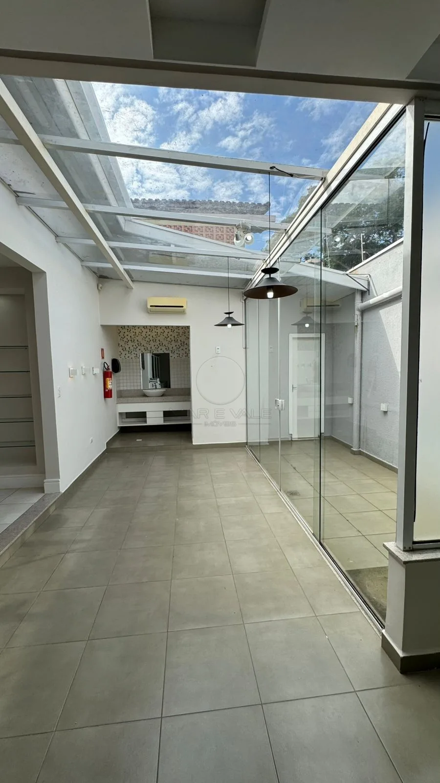 Alugar Comercial / Ponto Comercial em S&atilde;o Jos&eacute; dos Campos R$ 6.600,00 - Foto 8