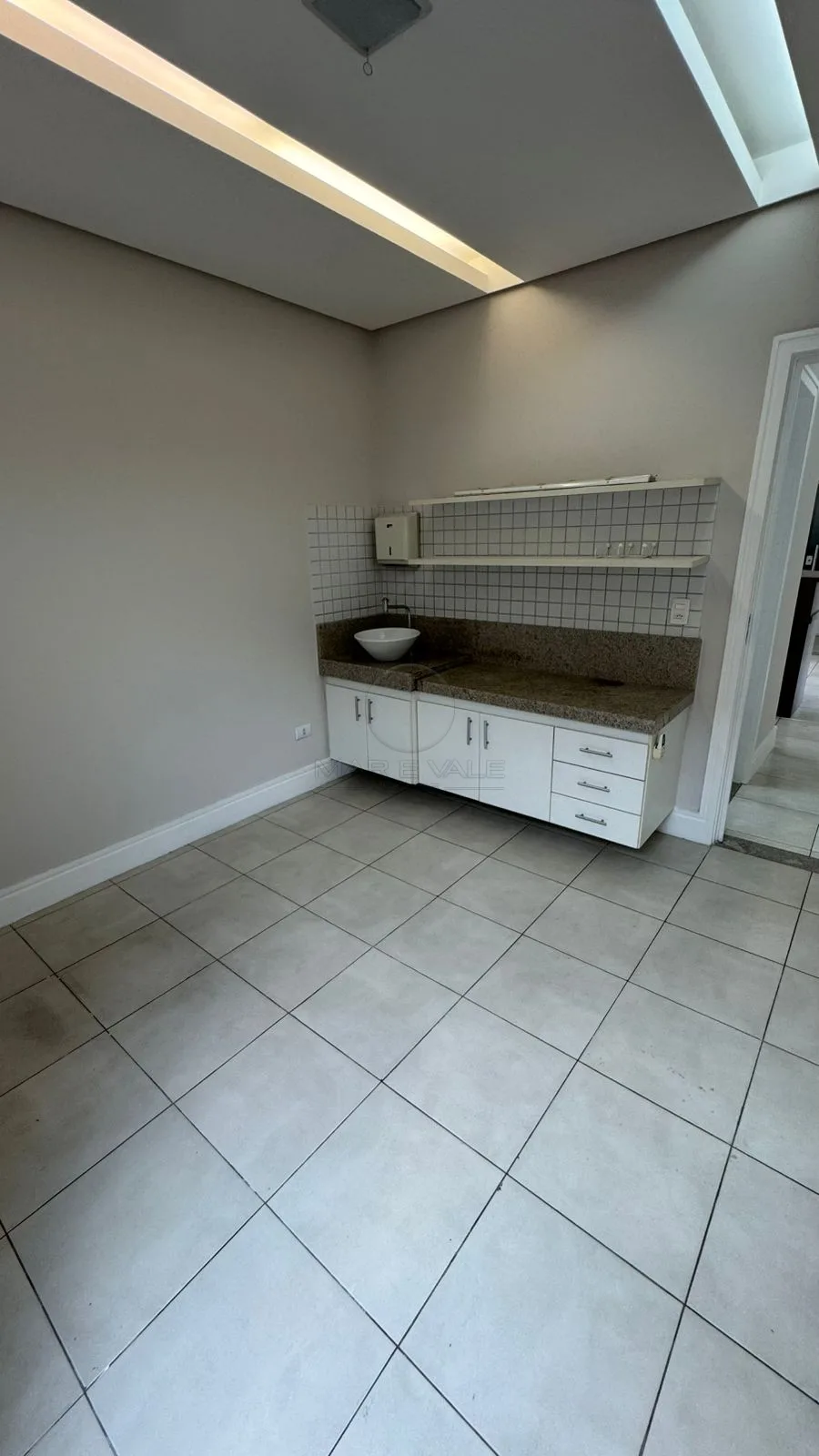 Alugar Comercial / Ponto Comercial em S&atilde;o Jos&eacute; dos Campos R$ 6.600,00 - Foto 11