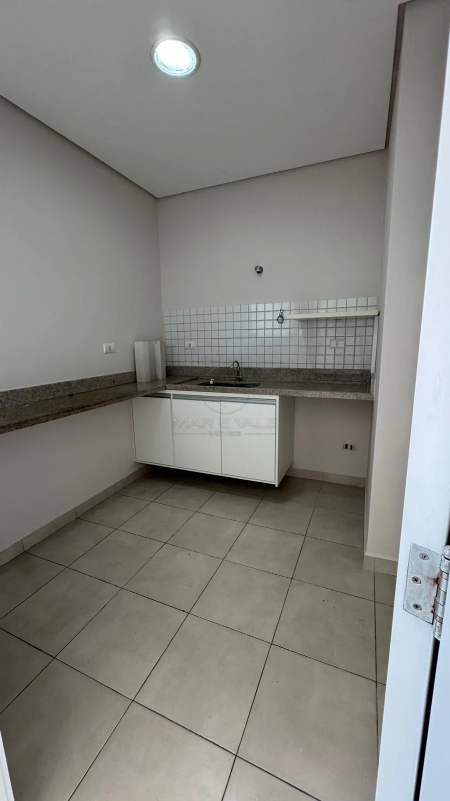 Alugar Comercial / Ponto Comercial em S&atilde;o Jos&eacute; dos Campos R$ 6.600,00 - Foto 12