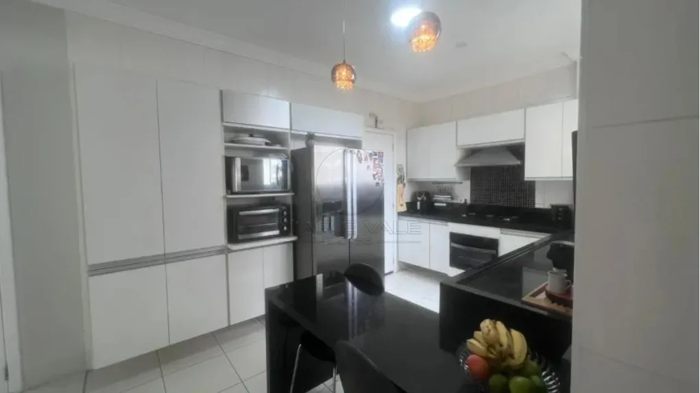 Alugar Apartamento / Padr&atilde;o em S&atilde;o Jos&eacute; dos Campos R$ 7.800,00 - Foto 2