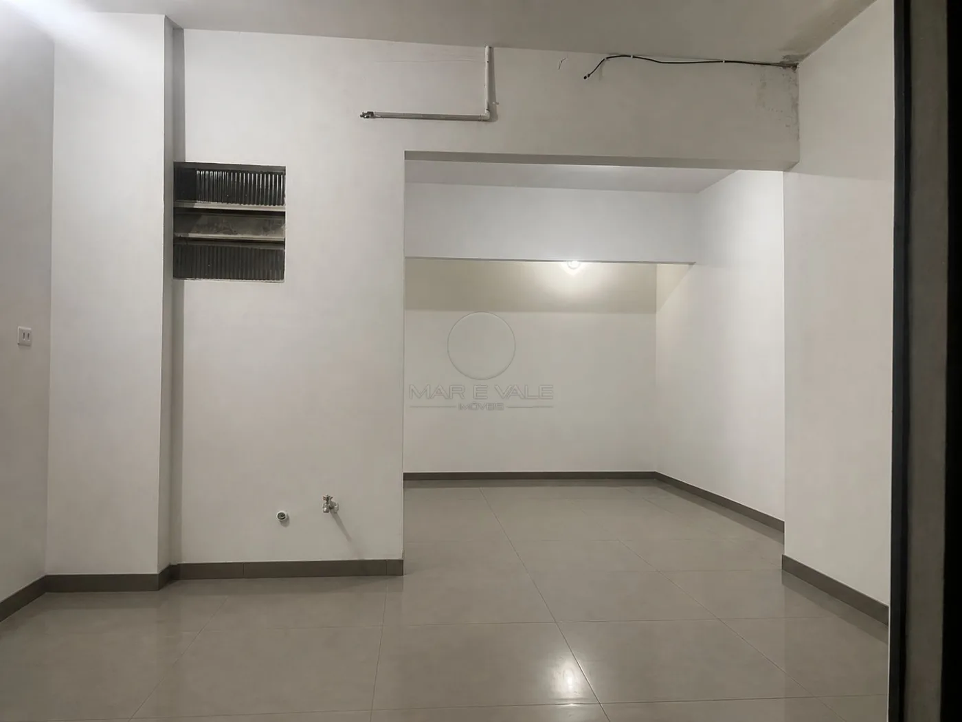 Alugar Comercial / Ponto Comercial em S&atilde;o Jos&eacute; dos Campos R$ 1.445,00 - Foto 3