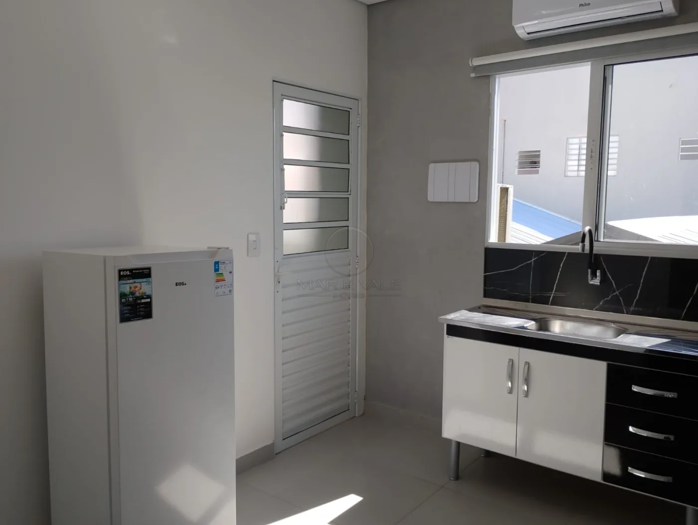 Alugar Casa / Kitnet em S&atilde;o Jos&eacute; dos Campos R$ 1.890,00 - Foto 2