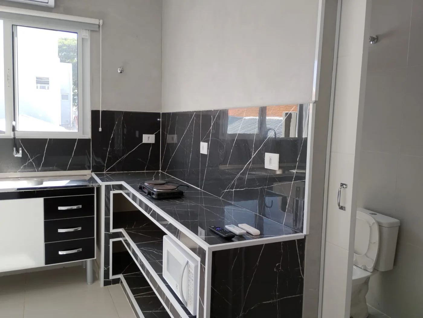 Alugar Casa / Kitnet em S&atilde;o Jos&eacute; dos Campos R$ 1.890,00 - Foto 4