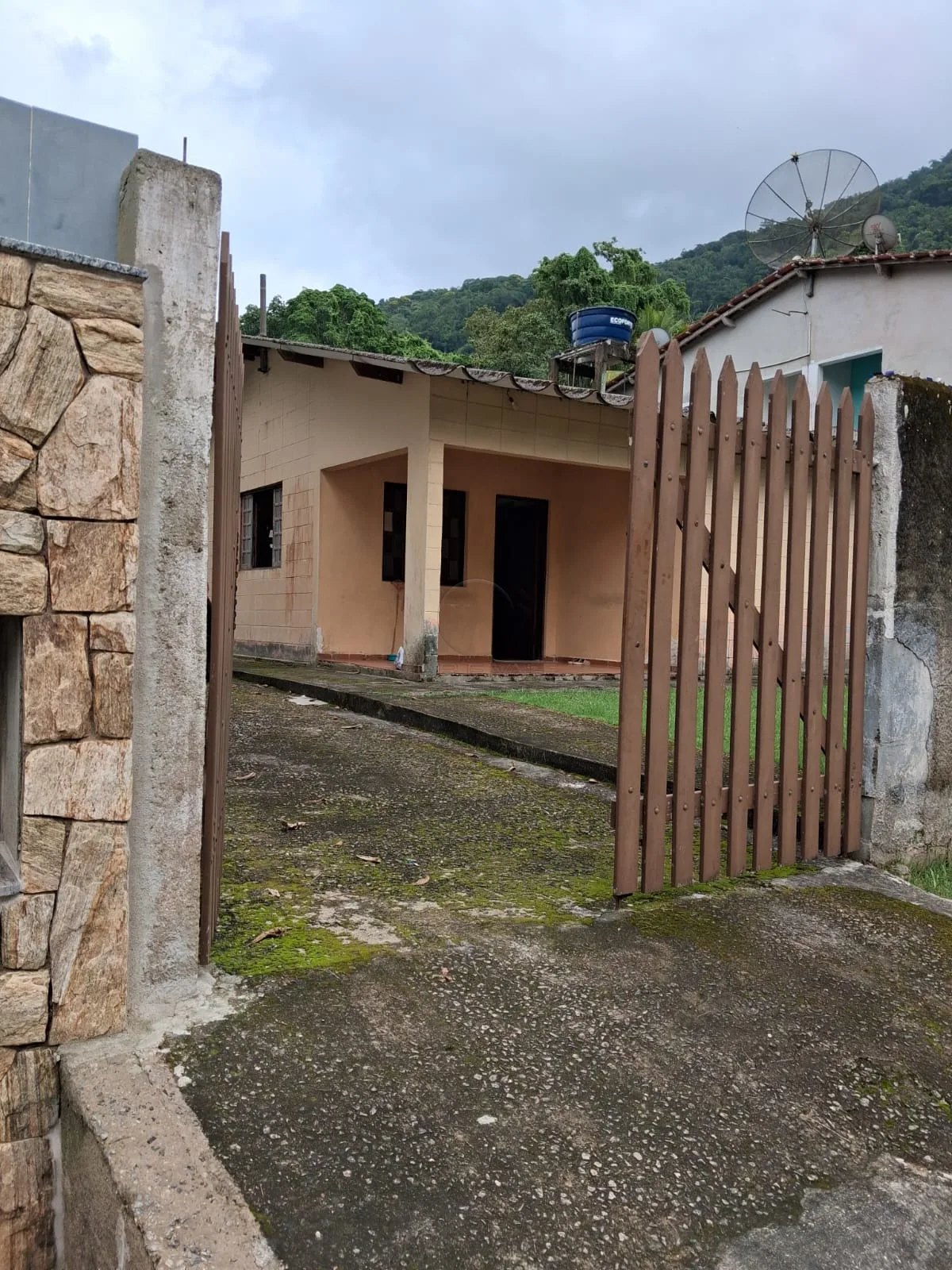 Comprar Casa / Padr&atilde;o em Ubatuba R$ 585.000,00 - Foto 1