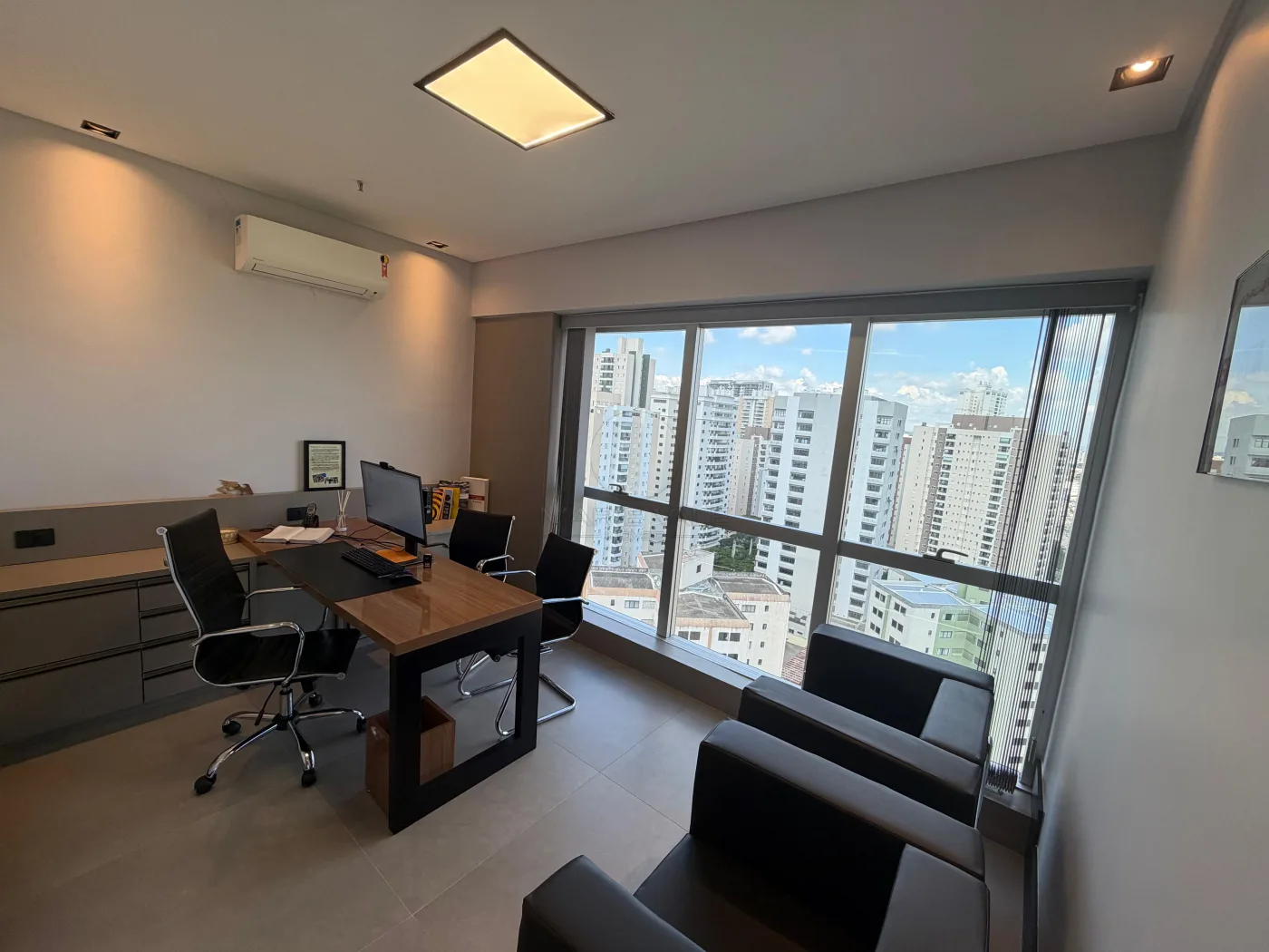 Comprar Comercial / Sala em S&atilde;o Jos&eacute; dos Campos R$ 1.280.000,00 - Foto 4