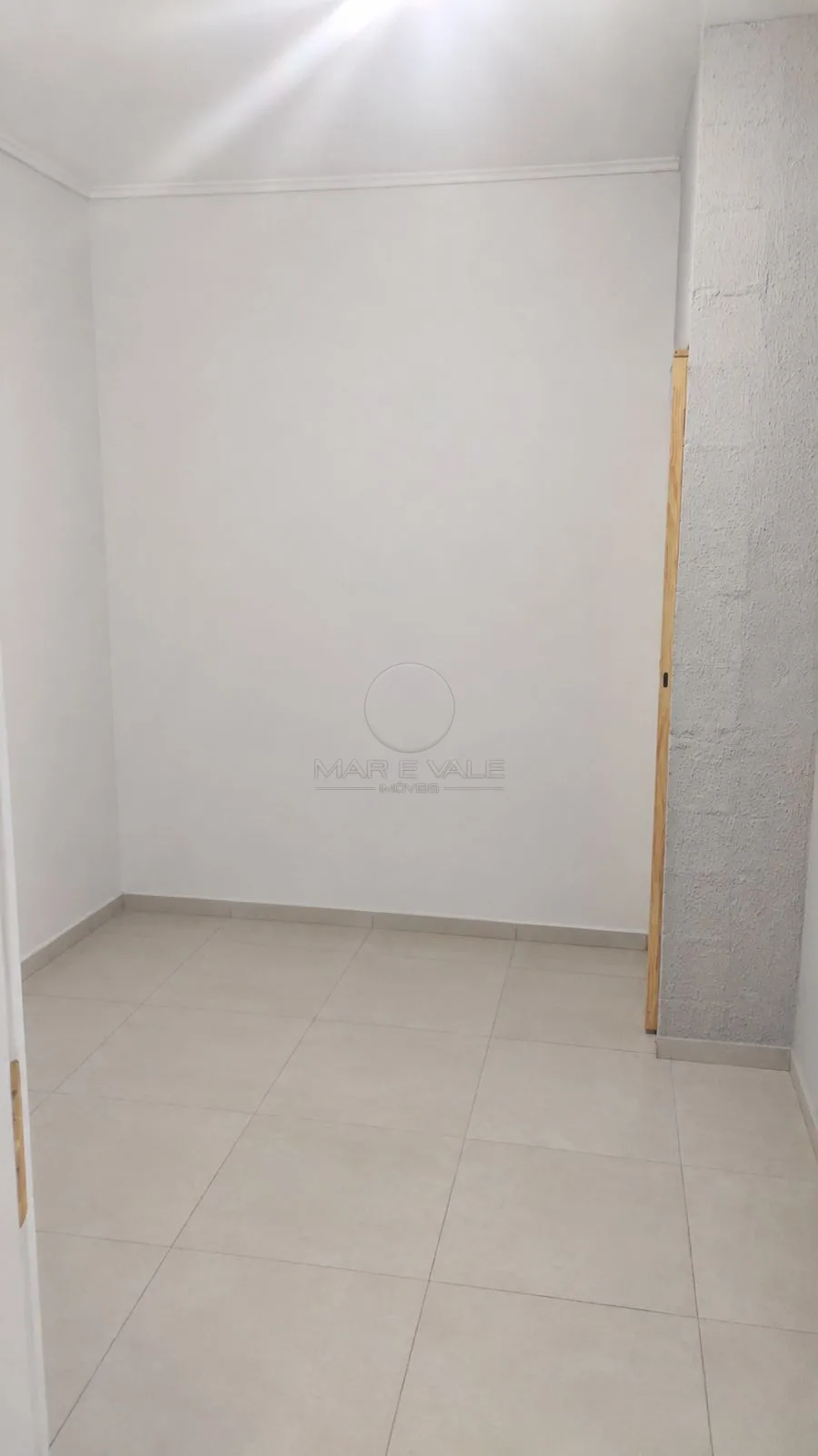 Alugar Casa / Kitnet em S&atilde;o Jos&eacute; dos Campos R$ 1.670,00 - Foto 2