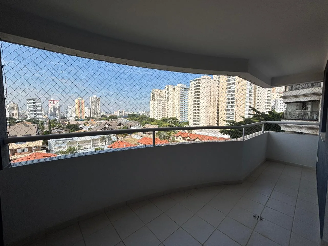 Alugar Apartamento / Padr&atilde;o em S&atilde;o Jos&eacute; dos Campos R$ 4.000,00 - Foto 3