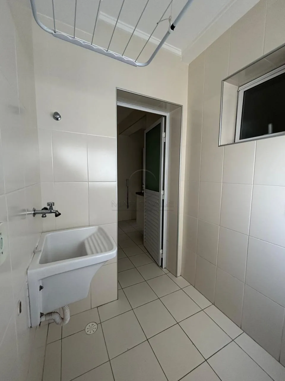 Alugar Apartamento / Padr&atilde;o em S&atilde;o Jos&eacute; dos Campos R$ 4.000,00 - Foto 10