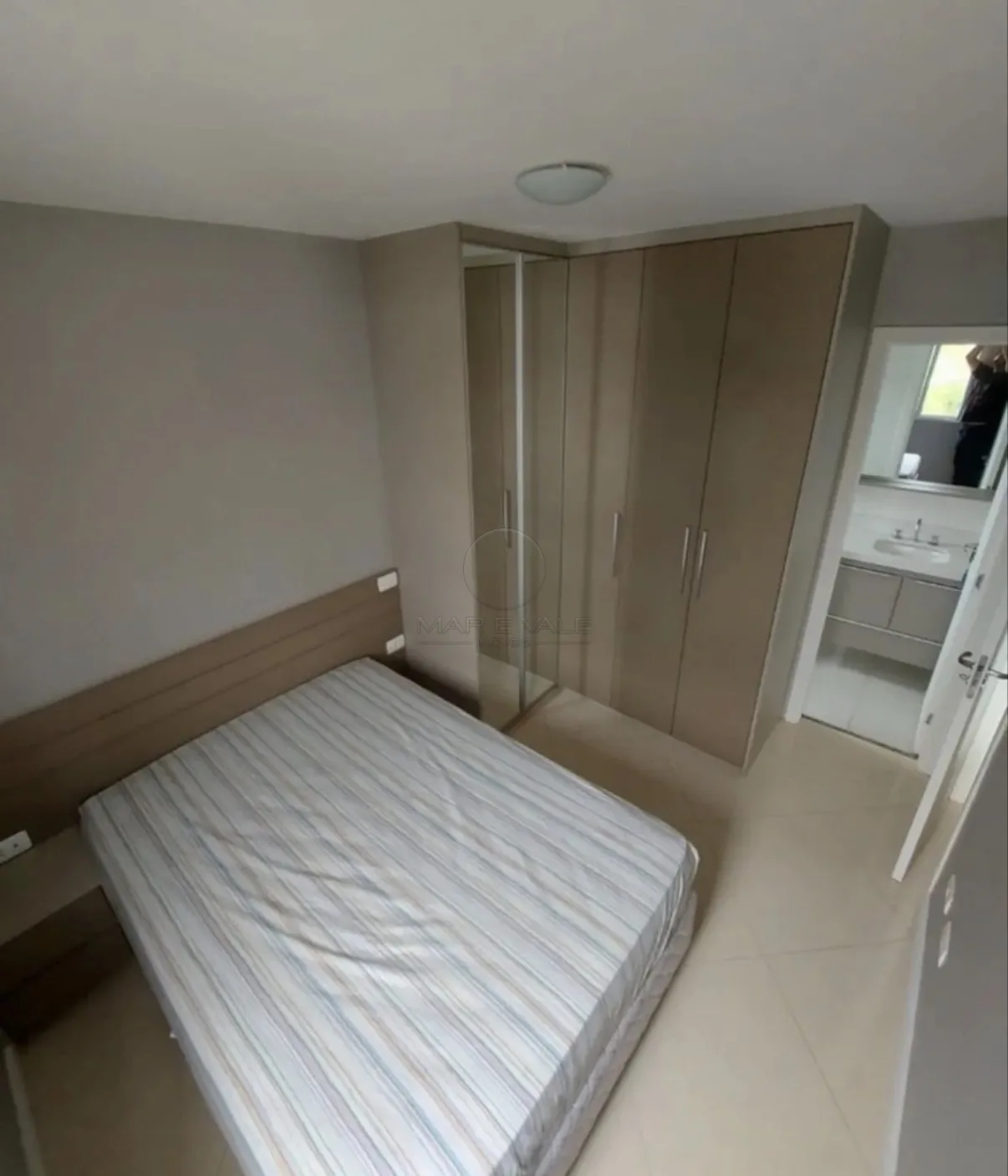 Alugar Apartamento / Padr&atilde;o em S&atilde;o Jos&eacute; dos Campos R$ 3.350,00 - Foto 3