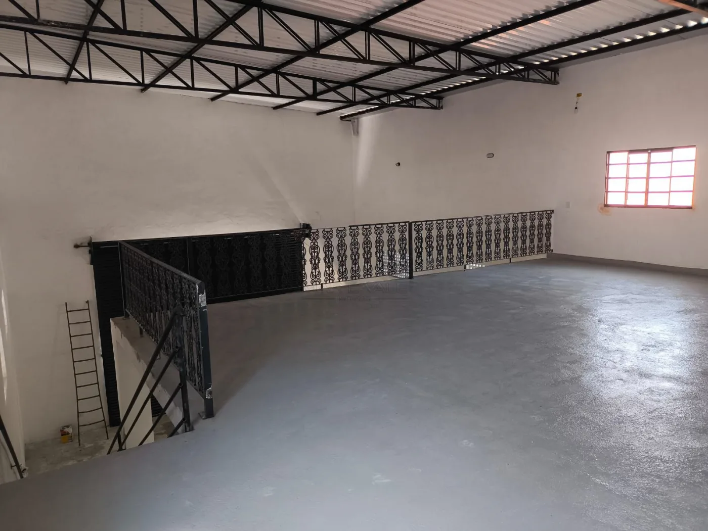 Alugar Comercial / Galp&atilde;o em S&atilde;o Jos&eacute; dos Campos R$ 8.900,00 - Foto 2