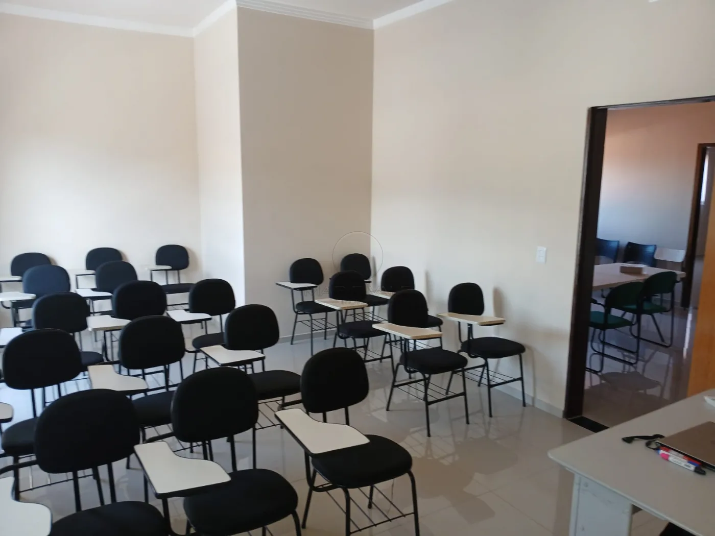 Alugar Comercial / Pr&eacute;dio em S&atilde;o Jos&eacute; dos Campos R$ 8.350,00 - Foto 4