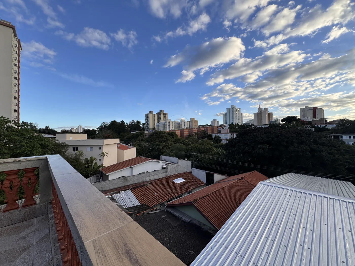 Alugar Casa / Sobrado em S&atilde;o Jos&eacute; dos Campos R$ 5.000,00 - Foto 2