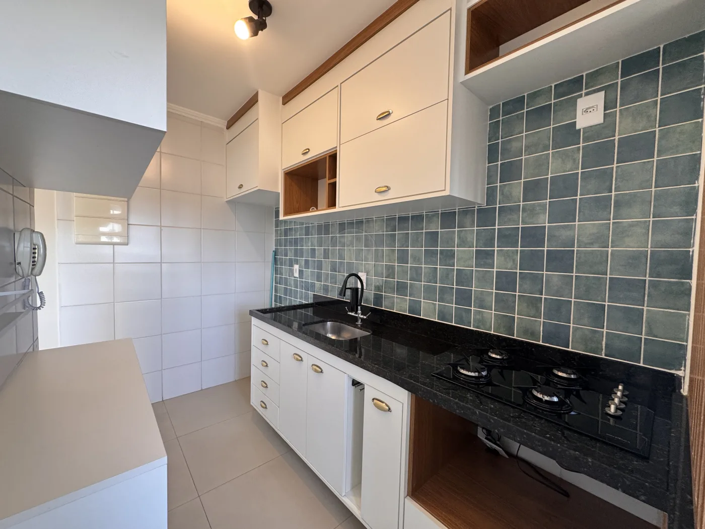 Alugar Apartamento / Padr&atilde;o em S&atilde;o Jos&eacute; dos Campos R$ 2.667,00 - Foto 1