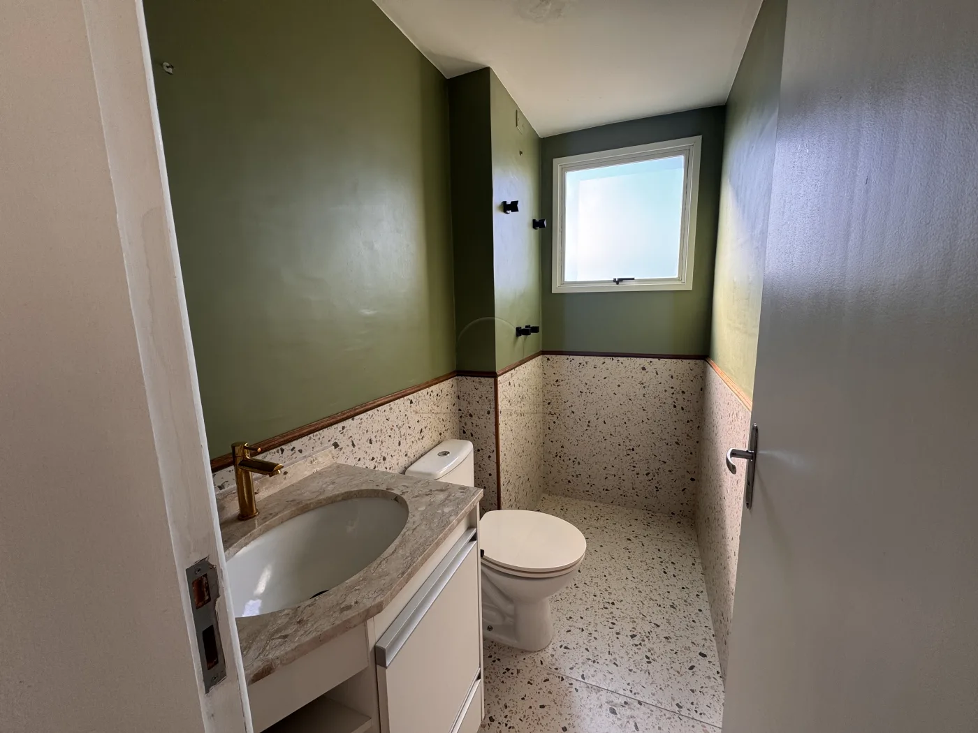 Alugar Apartamento / Padr&atilde;o em S&atilde;o Jos&eacute; dos Campos R$ 2.667,00 - Foto 13