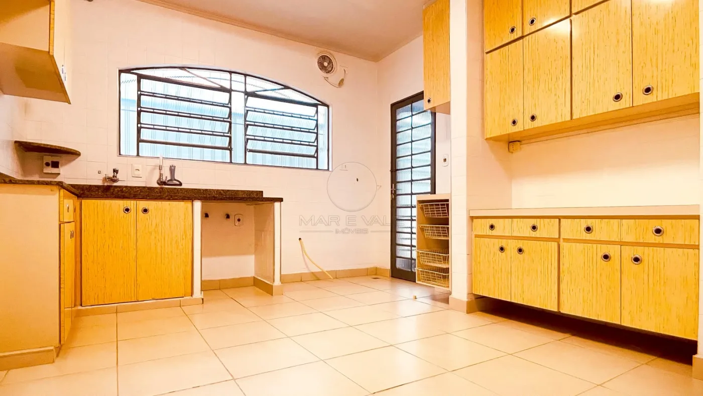 Alugar Casa / Padr&atilde;o em S&atilde;o Jos&eacute; dos Campos R$ 8.500,00 - Foto 4