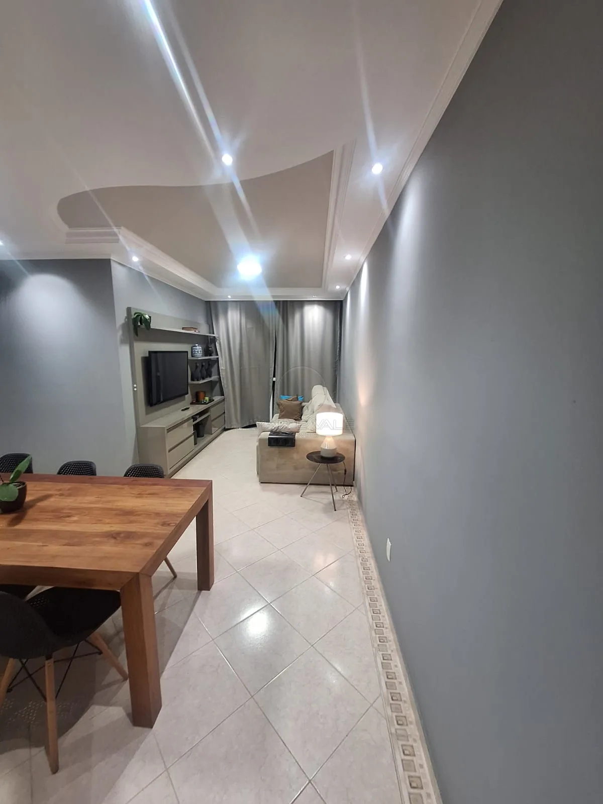 Alugar Apartamento / Padr&atilde;o em S&atilde;o Jos&eacute; dos Campos R$ 5.240,00 - Foto 4