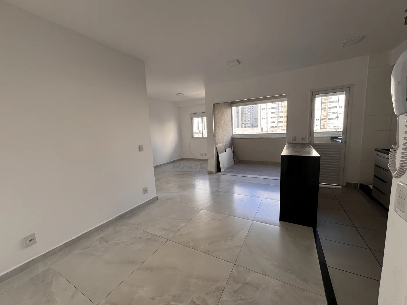 Alugar Apartamento / Padr&atilde;o em S&atilde;o Jos&eacute; dos Campos R$ 3.667,00 - Foto 2