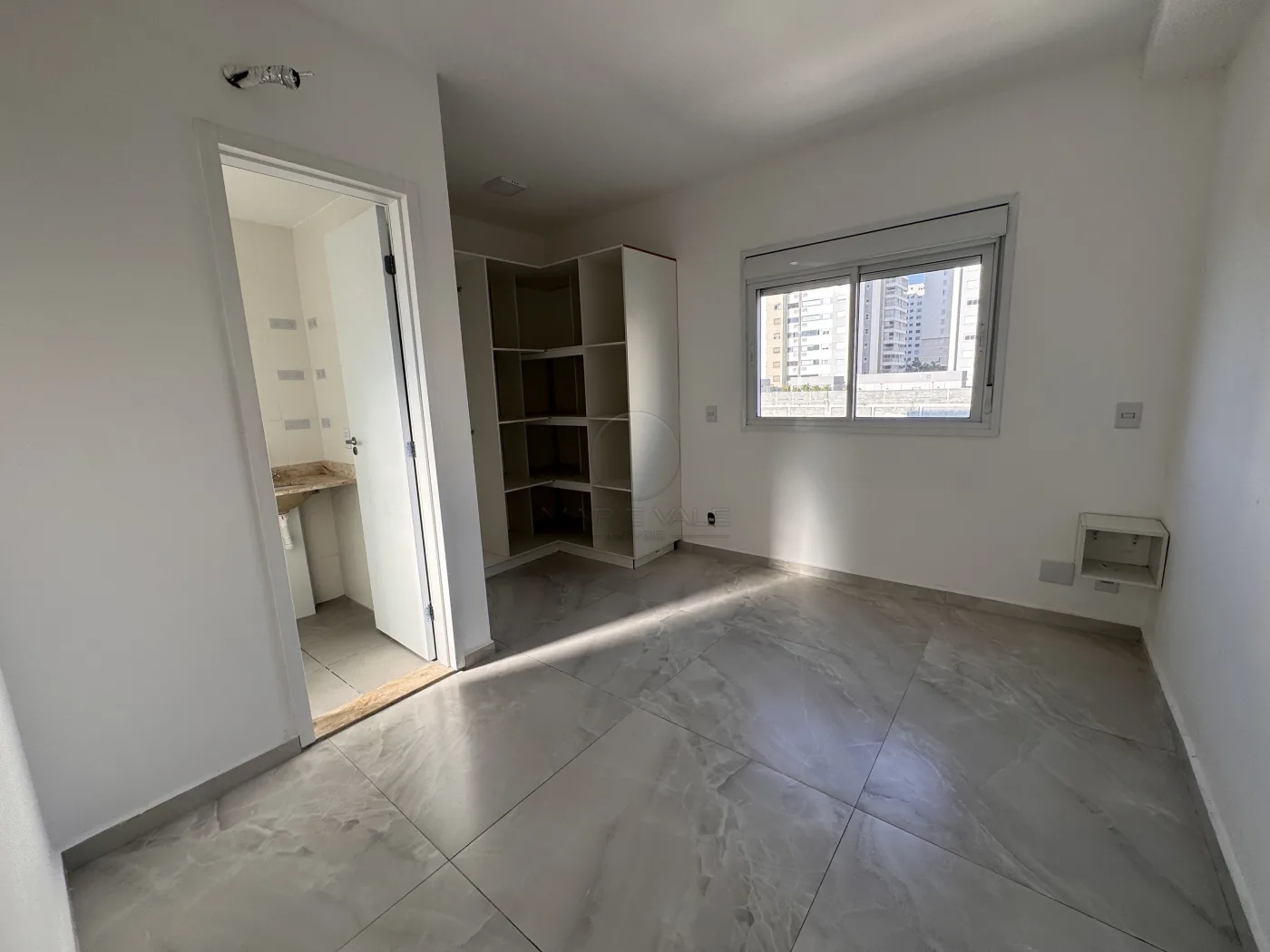 Alugar Apartamento / Padr&atilde;o em S&atilde;o Jos&eacute; dos Campos R$ 3.667,00 - Foto 4