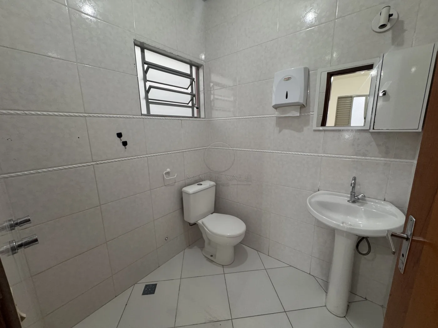 Alugar Casa / Padr&atilde;o em S&atilde;o Jos&eacute; dos Campos R$ 4.000,00 - Foto 8