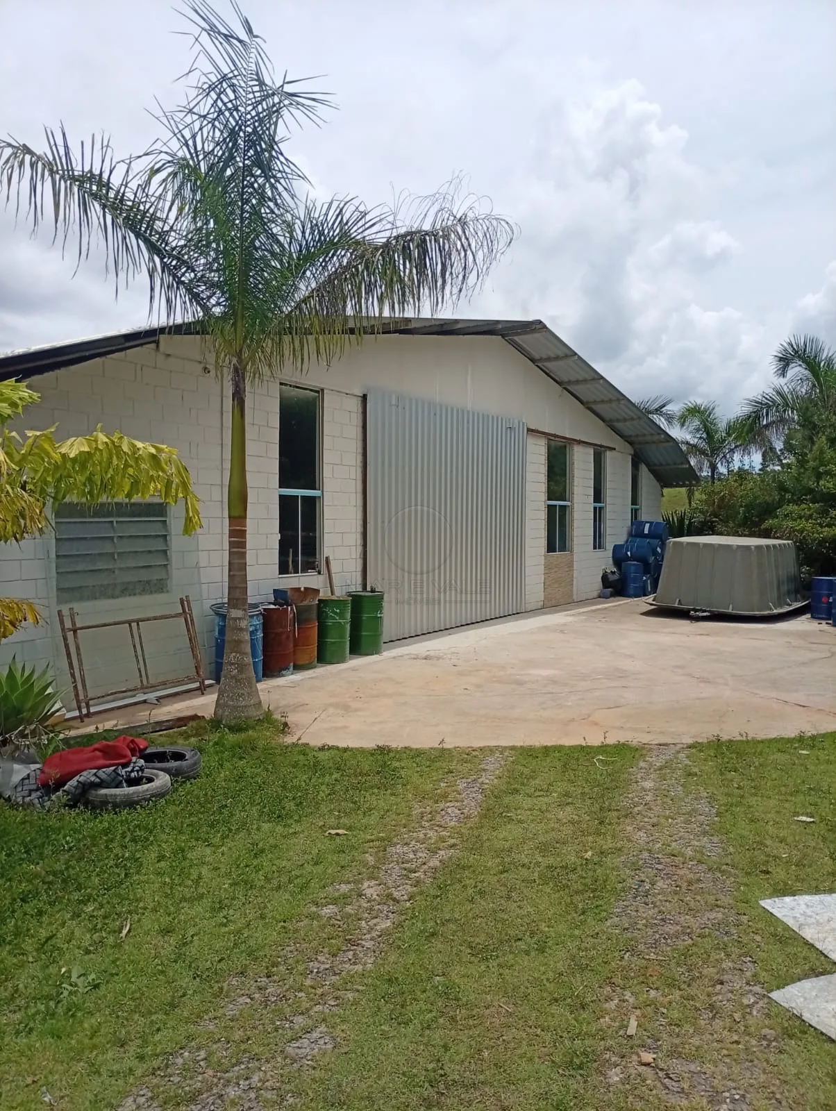 Alugar Comercial / Ponto Comercial em Jacare&iacute; R$ 5.600,00 - Foto 1